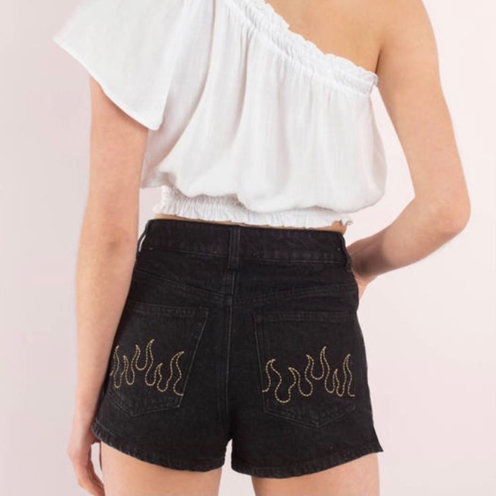 Honey Punch High Waisted Black Denim Shorts🌸Free Shippinh🌸